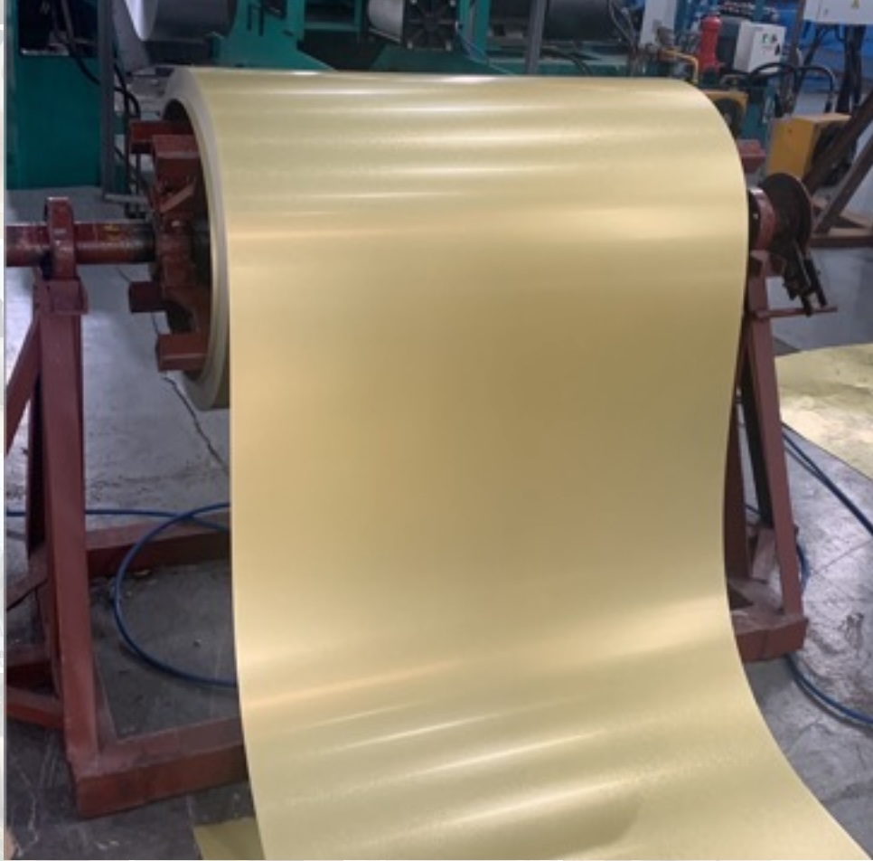615dc597-eab5-4f7a-a5ce-21541a0963d4_گولڈ کلر پی پی جی آئی کوٹڈ اسٹیل کوائل ان یونکوئلر مشین پر.jpg